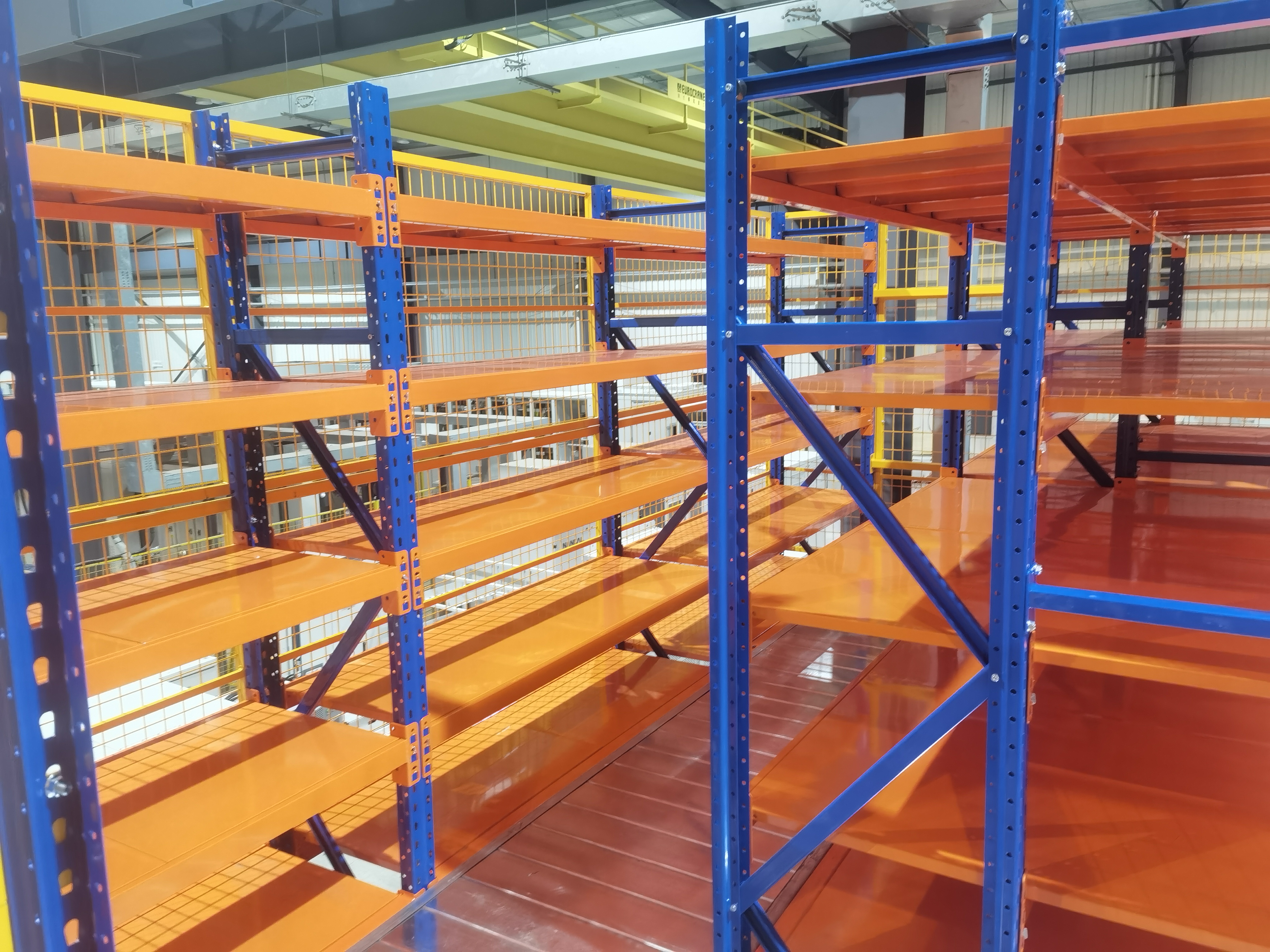 Heavy Duty Steel Pallet Rack 500kg Per Layer Adjustable Detachable P-Type Beam Powder Coated 3000mm Blue Orange Storage
