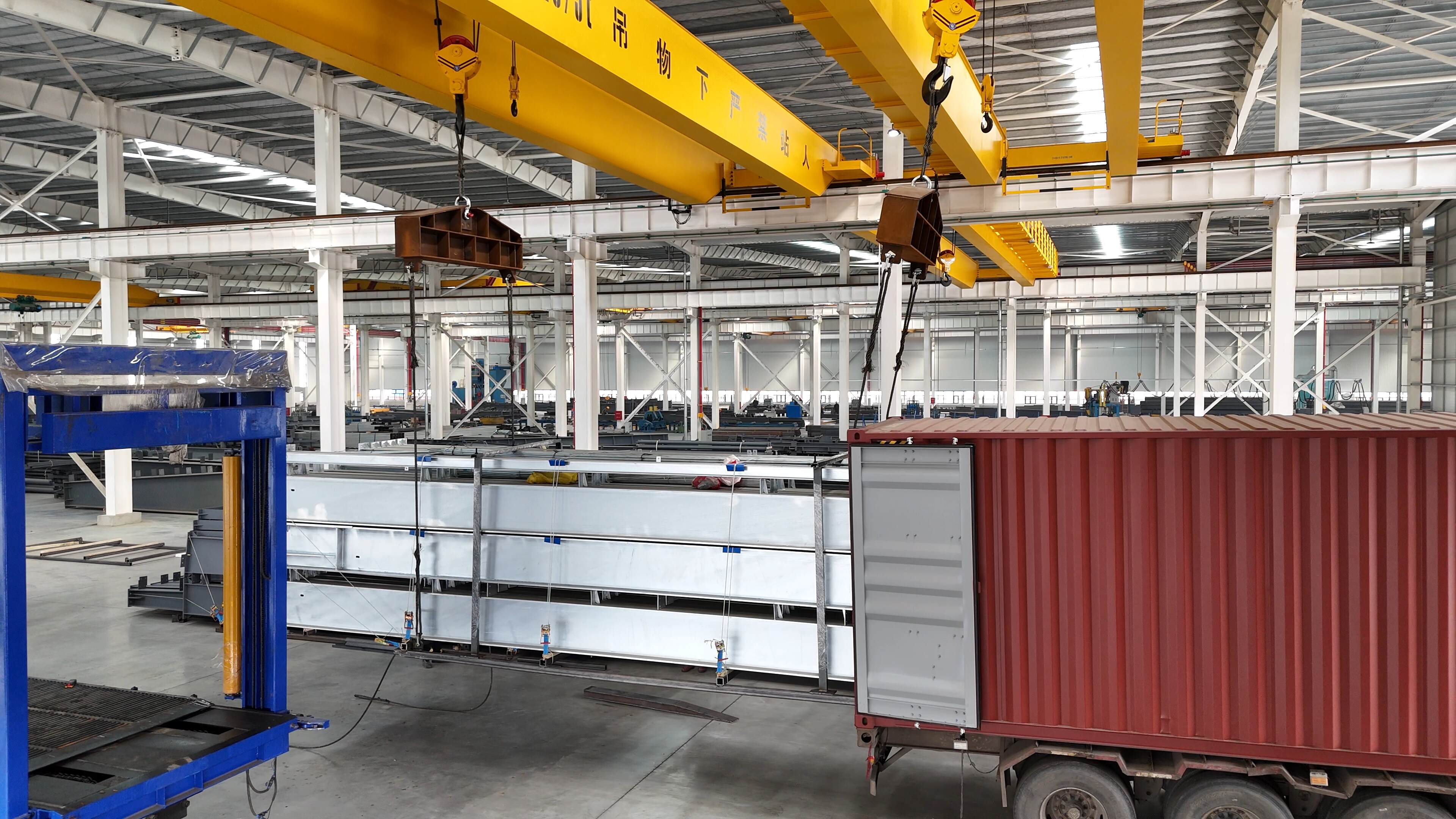 Secure Fastening and Packing for International Sea Freight