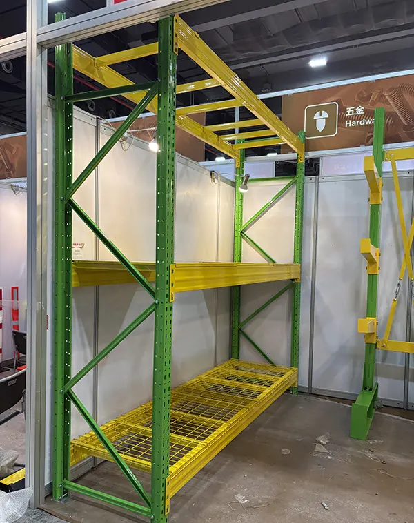 Steel shelving display inspection