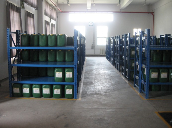 Heavy duty shelf assembly