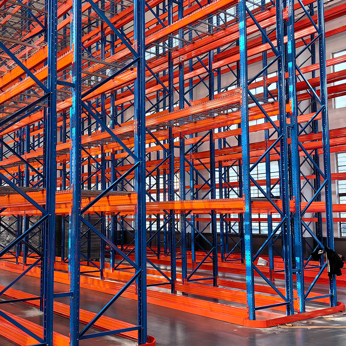 Heavy Duty Industrial Warehouse Storage Selective Teardrop Pallet Racking System Price